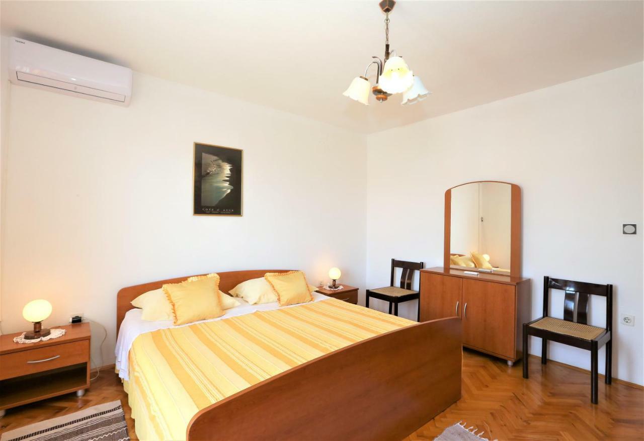 Apartmani Vinko Baška Voda Exterior foto