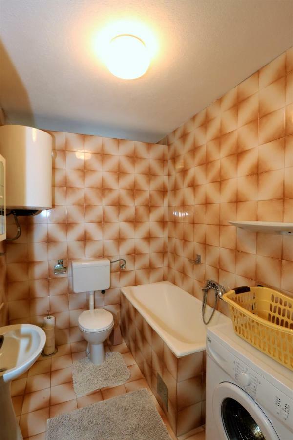 Apartmani Vinko Baška Voda Exterior foto