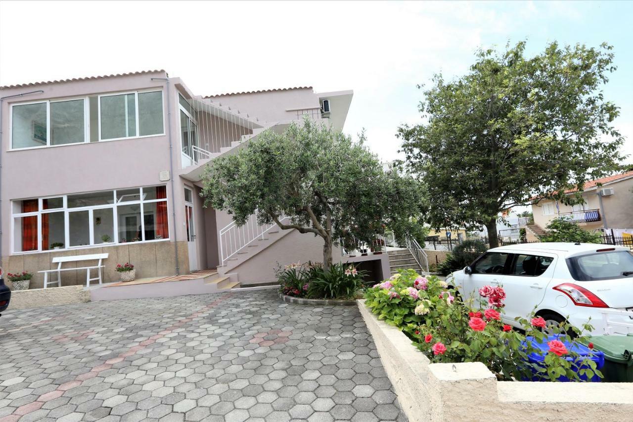 Apartmani Vinko Baška Voda Exterior foto